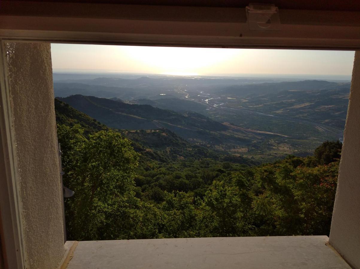 La Casa Dei Panorami Di Colobraro Lägenhet Exteriör bild