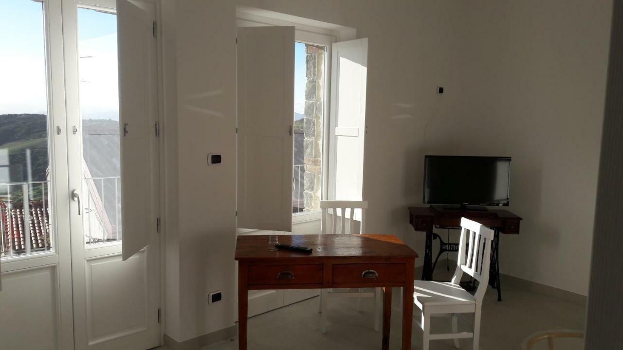 La Casa Dei Panorami Di Colobraro Lägenhet Exteriör bild